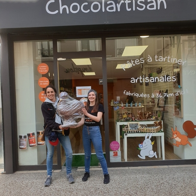 Fanny remporte pour Pâques un coq en chocolat de presque 3kg 